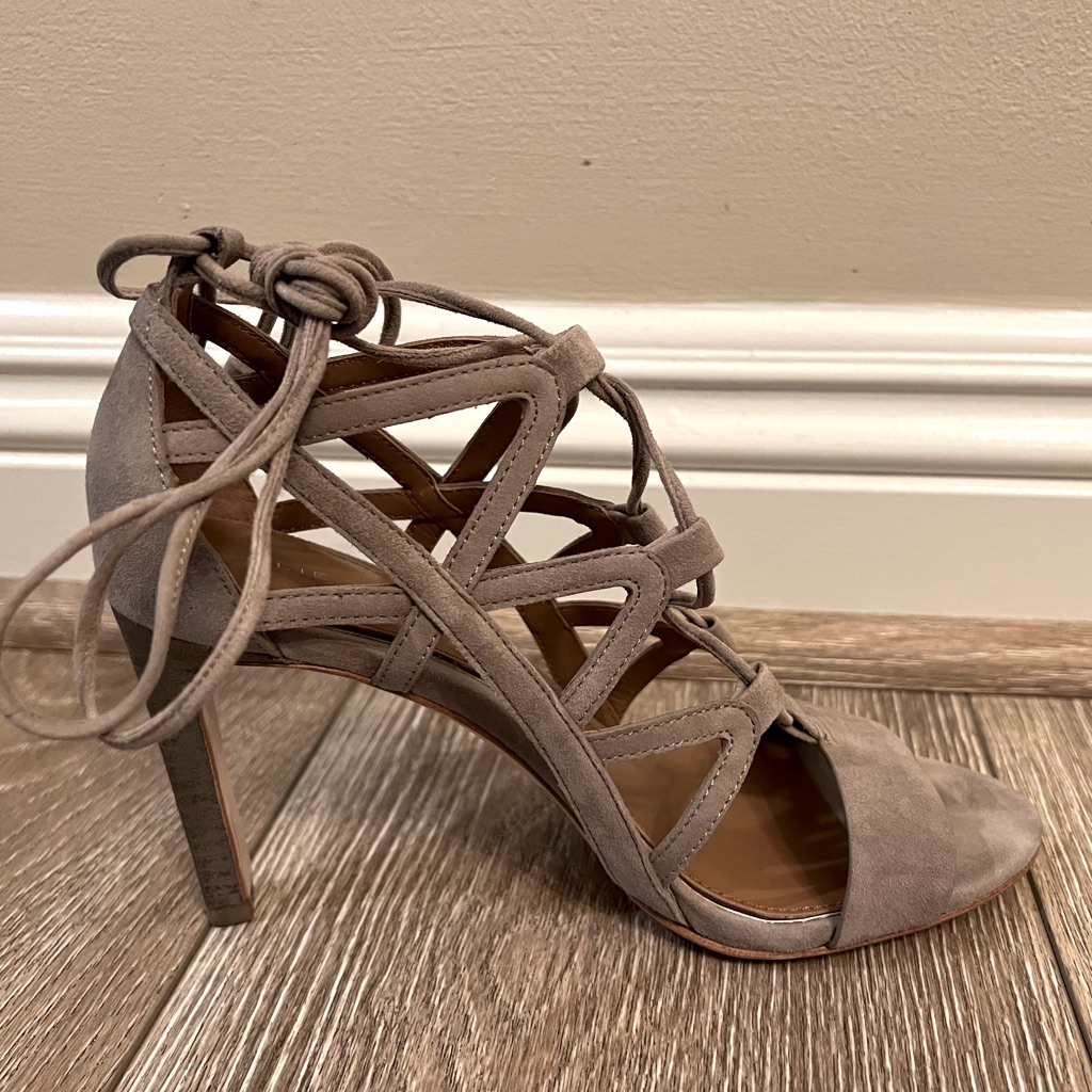 Elie Tahari Suede Beige Heels (Size 36.5 Or 6.5m)